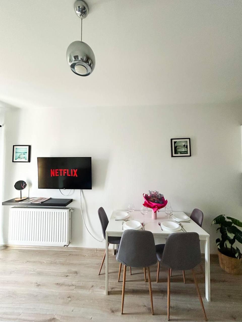 Lumina Comfy Apartment Lodz Buitenkant foto